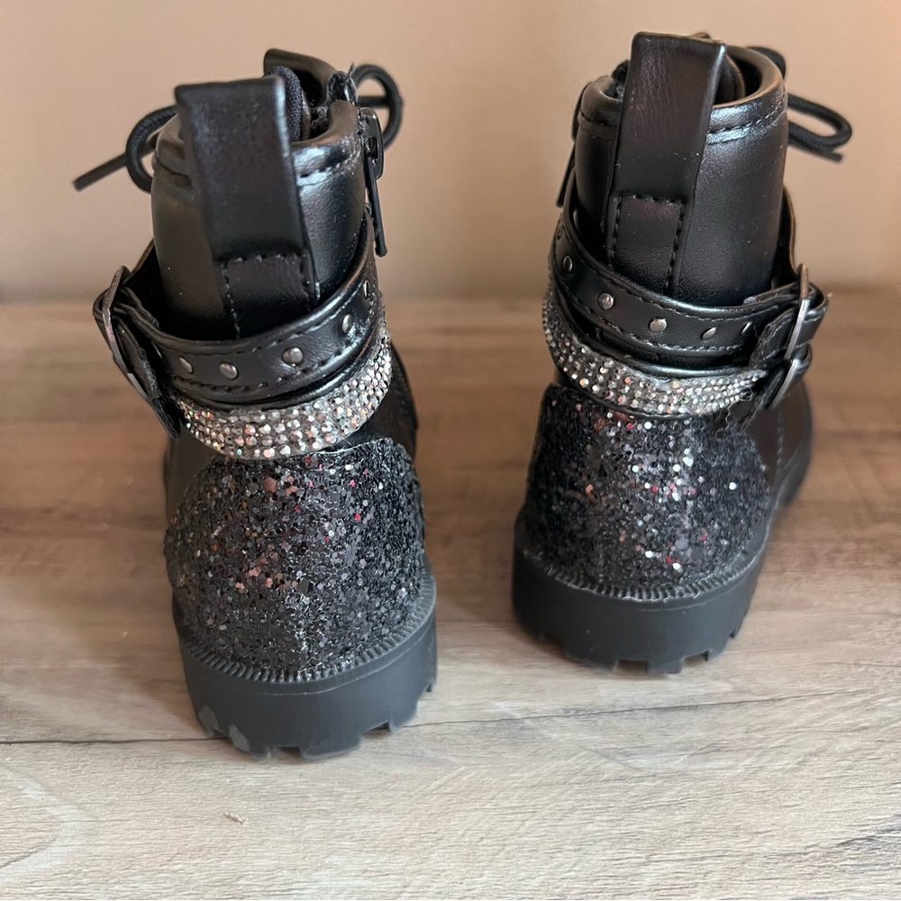 boots - Picture 4 of 7